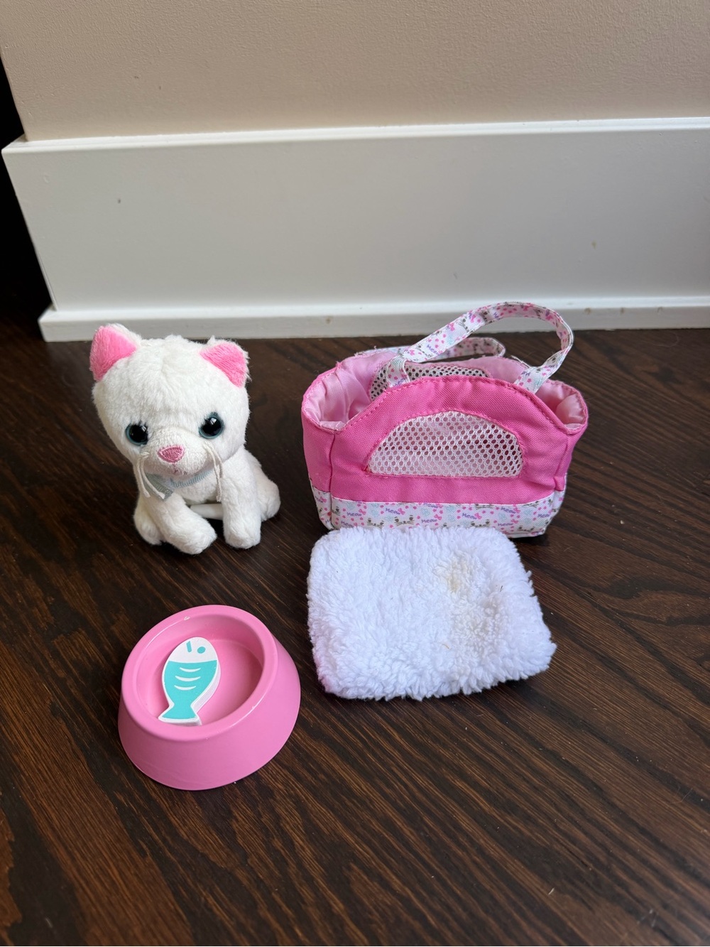 Adora Amazing Pets 18 Inch plush Luna the White Kitty